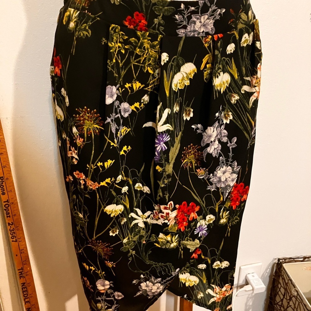 Garden party fitted  sarong style floral skirt M mock wrap
